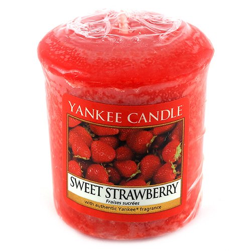 Yankee Candle Sweet Strawberry Votive Candle 49 g